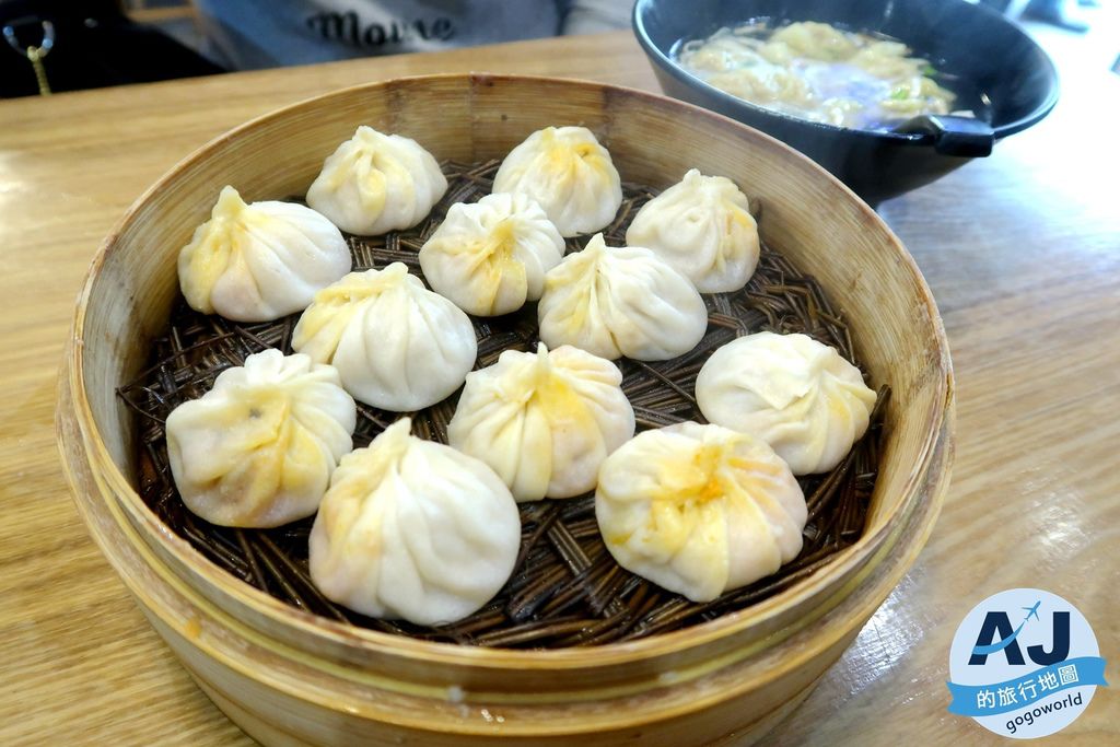 即時熱門文章：上海美食 佳家湯包 現包現蒸 皮薄肉多 上海人推薦的在地美食
