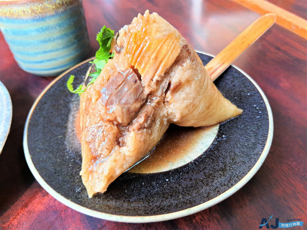 台南美食 再發號百年肉粽 八寶肉粽用料好豐富 台南旅遊推薦 @AJ的旅行地圖