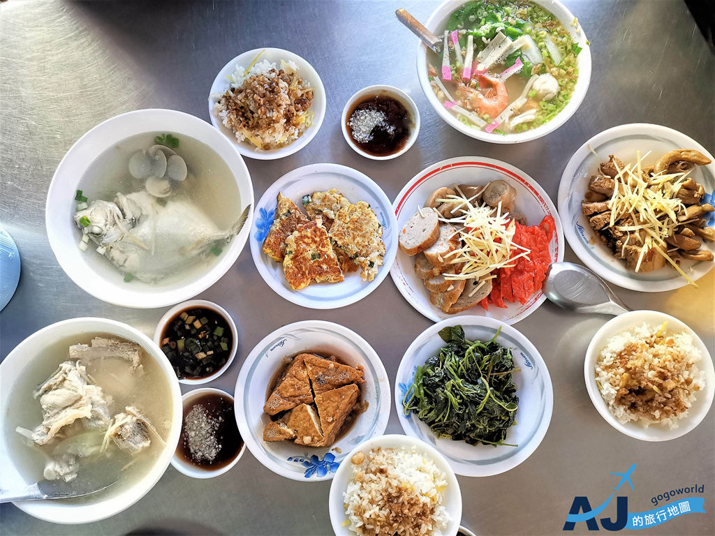 東港美食 無名鮮魚湯 漁夫下班後的豐盛早餐 肉燥飯、海產粥、黑白切與超迷人的蒜泥醬油膏 @AJ的旅行地圖