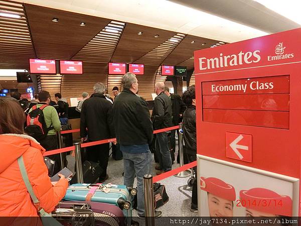 阿聯酋航空 EK367 桃園TPE>杜拜DXB 經濟艙飛機餐與猶太餐 @AJ的旅行地圖