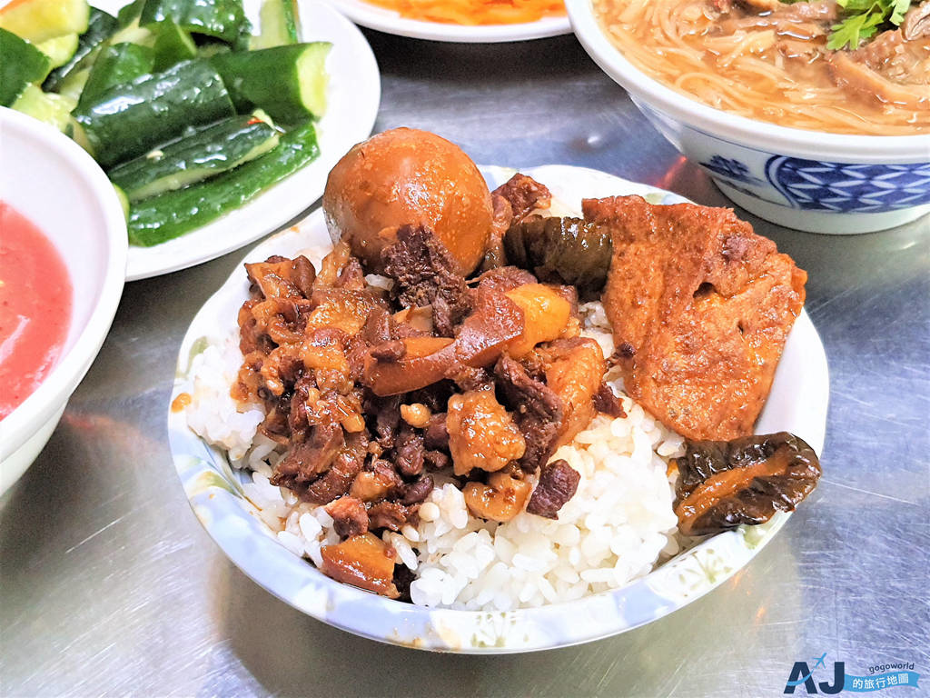 桃園美食 洪記魯肉飯 寶慶路口小吃店 大腸肉羹麵線、竹筍肉丸、福州丸好吃 @AJ的旅行地圖