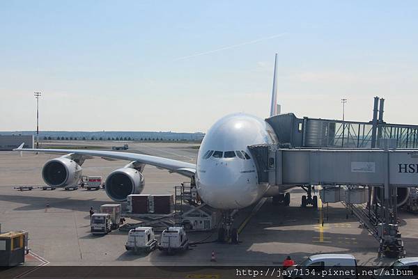 阿聯酋航空 巴黎戴高樂CDG-杜拜DXB 經濟艙飛機餐 開箱EK074 @AJ的旅行地圖