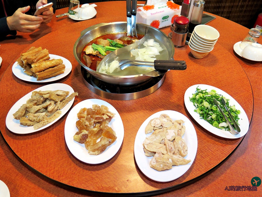 已歇業 台北美食 夫妻肺片麻辣火鍋敦南店 @AJ的旅行地圖