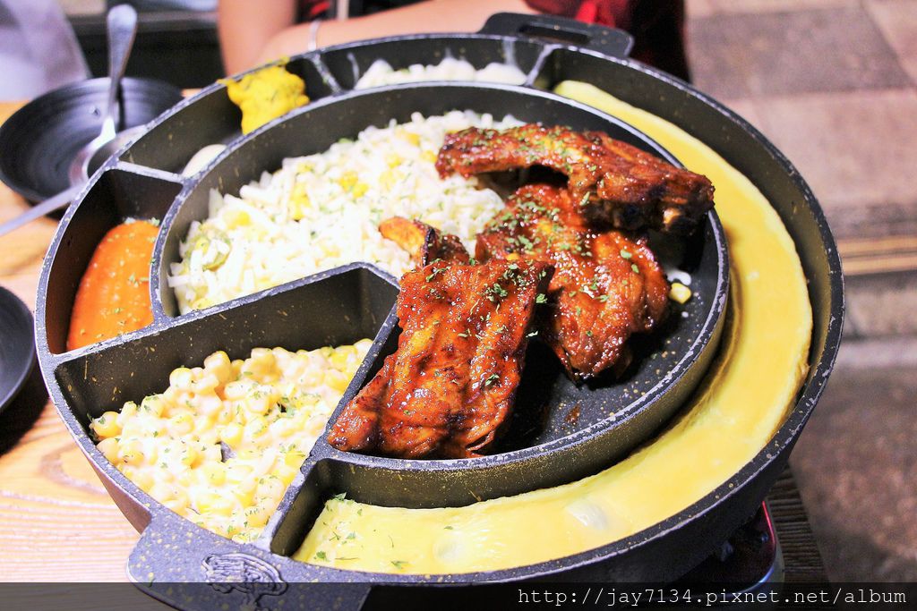 已歇業 首爾美食 詹姆士起司排骨 제임스치즈등갈비 弘大人氣美食 明洞、新村、惠化、新沙洞、江南皆有分店 @AJ的旅行地圖