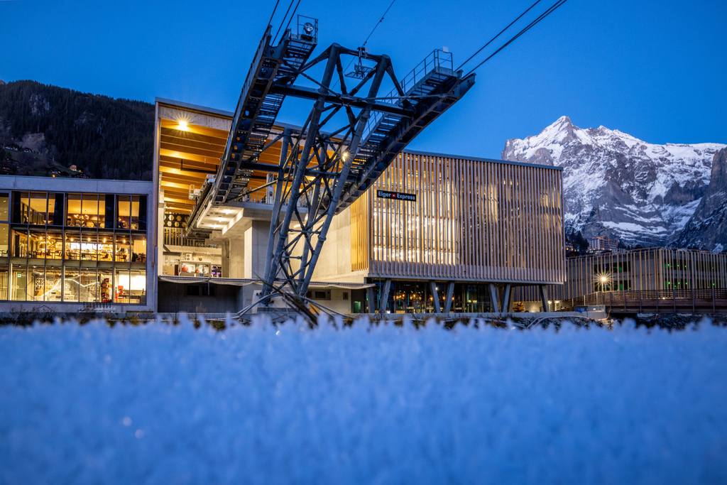 70 Grindelwald-Terminal-Station-Eiger-Express-Aussenaufnahme-Wetterhorn-Abend.jpg 70 Grindelwald-Terminal-Station-Eiger-Express-Aussenaufnahme-Wetterhorn-Abend.jpg
