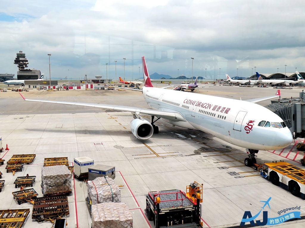國泰港龍航空 香港HKG-福岡FUK A330-300經濟艙飛機餐 開箱KA380 / CX5380 @AJ的旅行地圖