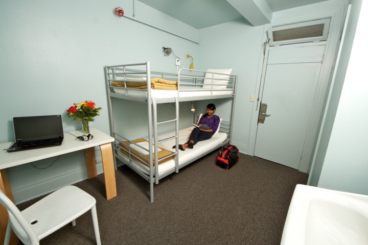 img32443-Twin-room-with-bunk-bed-at-HI-Seattle-at-the-American-Hotel.jpg