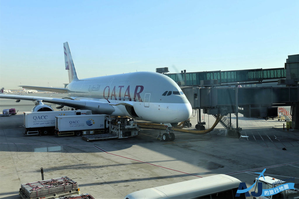 卡達航空 杜哈-雅典 經濟艙飛機餐 杜哈機場轉機 開箱QR203 @AJ的旅行地圖