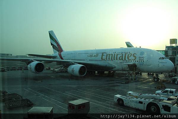 阿聯酋航空 杜拜-倫敦希斯洛 A380經濟艙飛機餐 開箱EK001 @AJ的旅行地圖