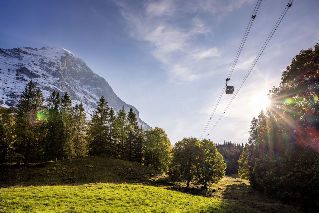 75 Eiger-Express-Grindelwald-Eigernordwand-Weitansicht-Gegenlicht.jpg 75 Eiger-Express-Grindelwald-Eigernordwand-Weitansicht-Gegenlicht.jpg