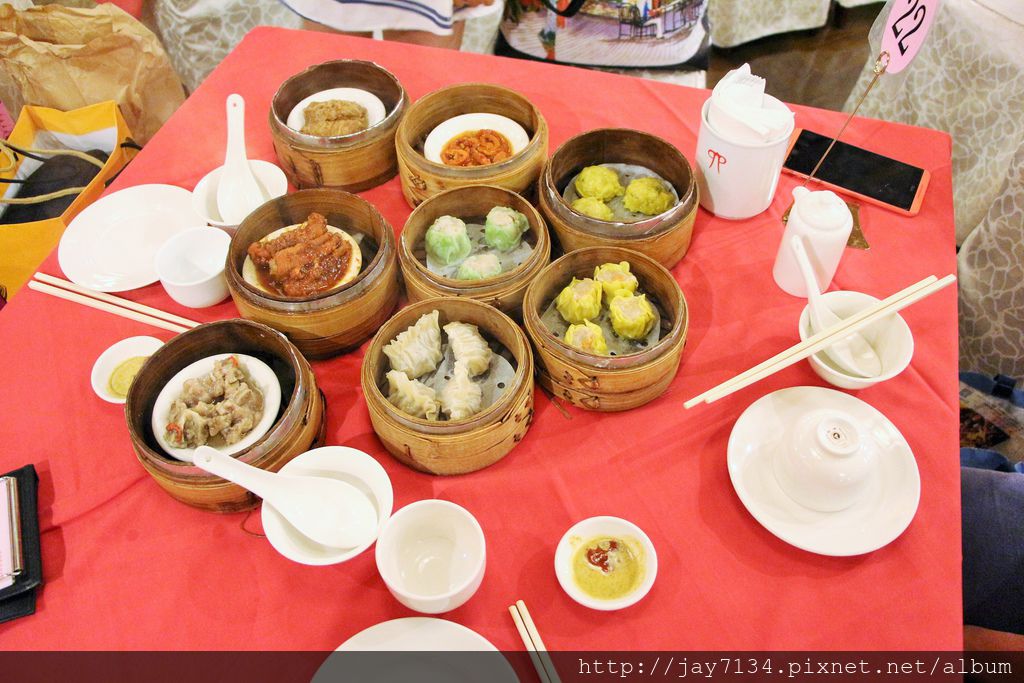 已歇業 台北美食 六福客棧金鳳廳 推車港點吃到飽 晚餐559元+10%(含茶資) @AJ的旅行地圖