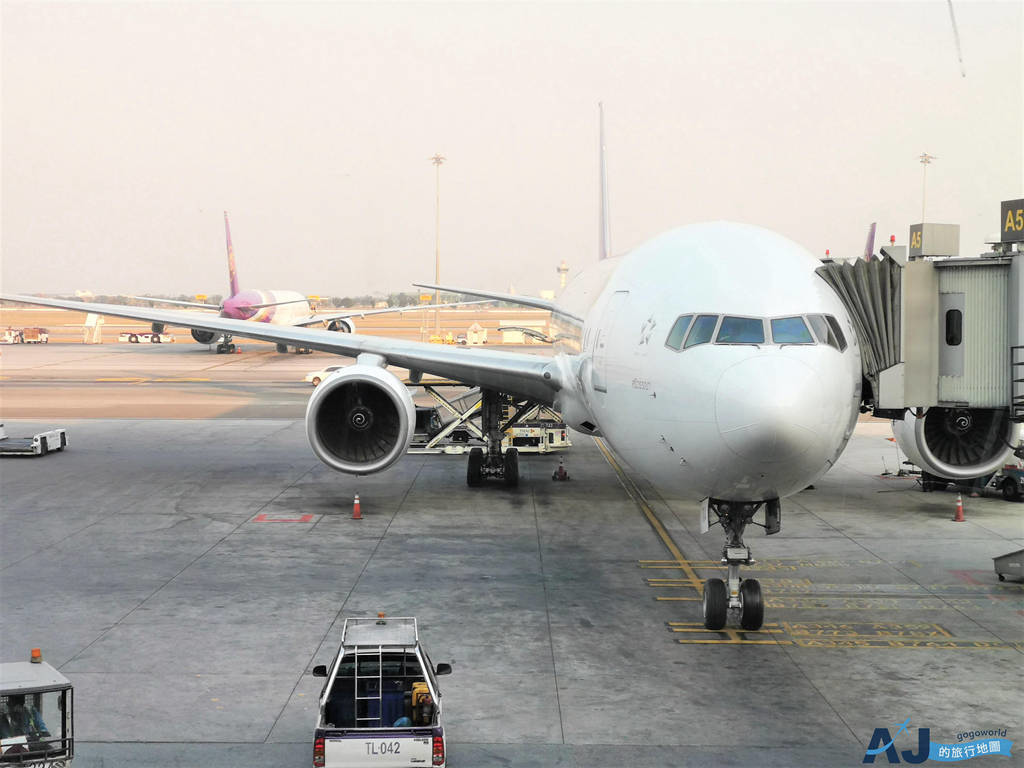 泰國航空評價 桃園TPE-曼谷BKK-普吉島HKT 經濟艙飛機餐 曼谷機場轉國內線 開箱TG633/TG221 @AJ的旅行地圖