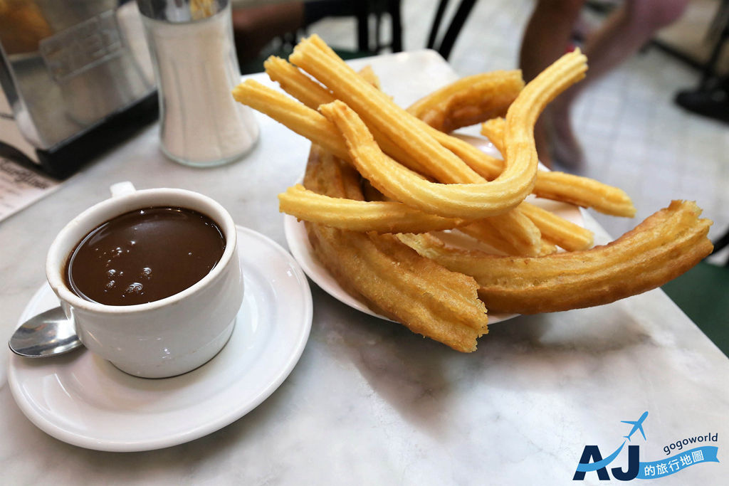 西班牙馬德里美食 Chocolateria San Gines 西班牙油條 百年巧克力炸油條店 西班牙旅遊推薦 @AJ的旅行地圖