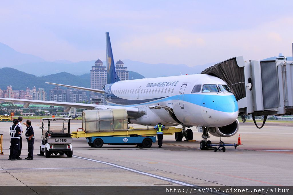 華信航空、遠東航空 台北松山-金門尚義 國內線飛行紀錄 @AJ的旅行地圖