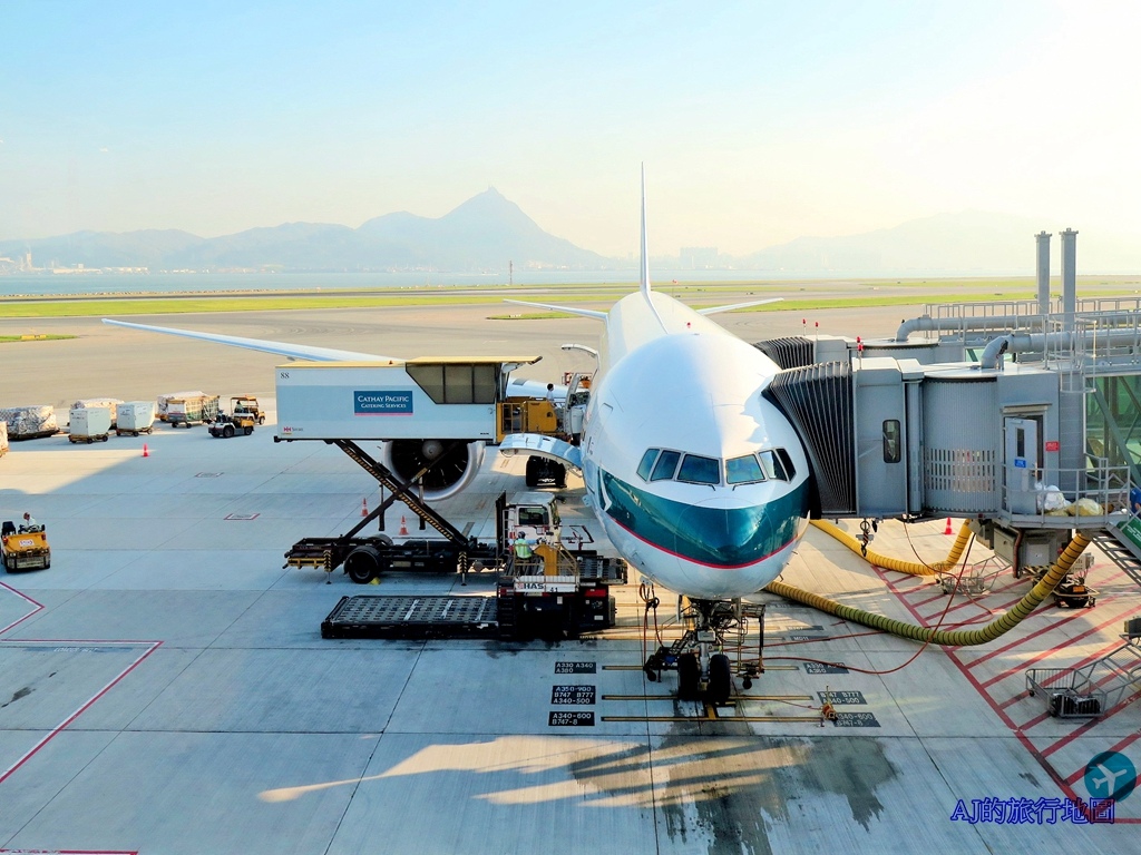 即時熱門文章：國泰航空 台北桃園-香港-蘇黎世 特選經濟艙/豪華經濟艙 777-300ER 開箱CX383