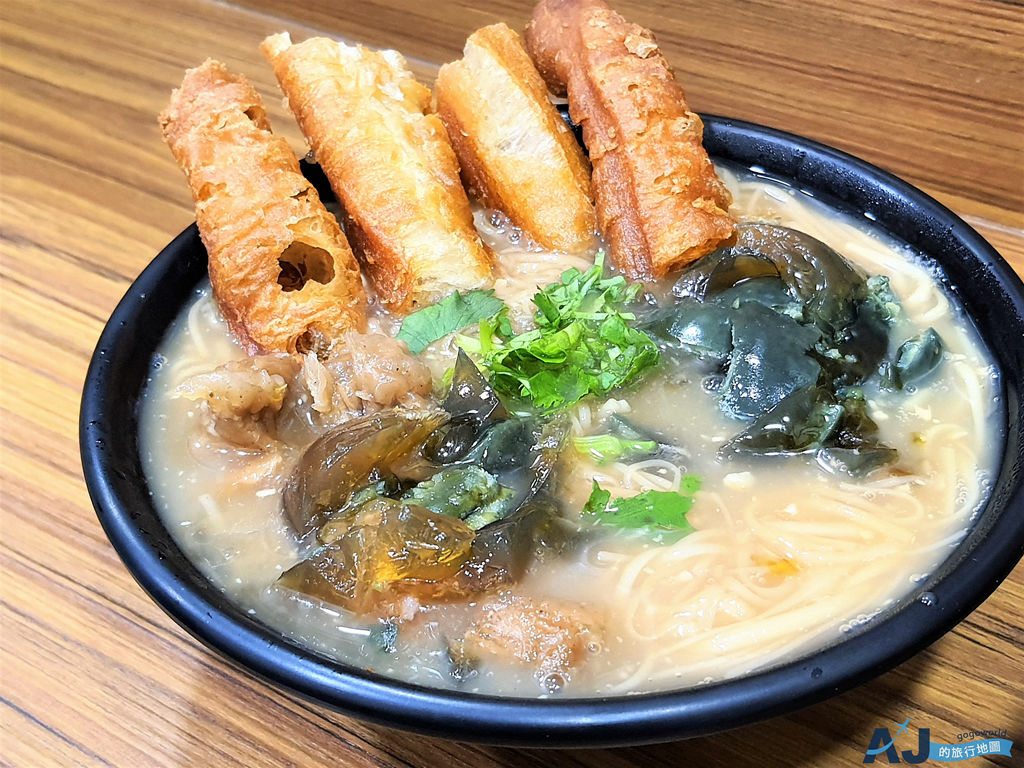 2026桃園美食 無敵號赤肉麵線桃園店 蚵仔麵線 也有特別的港式麵線 @AJ的旅行地圖