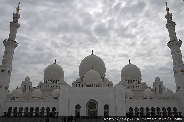 （阿布達比遊記）必看景點 Sheikh Zayed Grand Mosque 大清真寺 @AJ的旅行地圖
