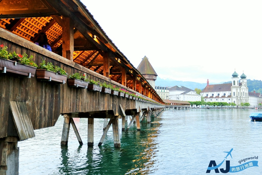 即時熱門文章：2026瑞士旅遊 琉森景點懶人包：卡貝爾橋、磨坊橋、琉森湖、垂死獅子像、古奇城堡酒店