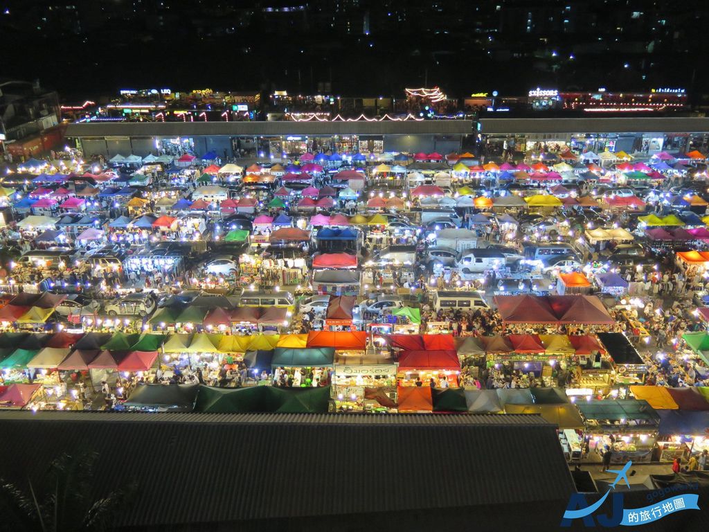 曼谷夜市：火車夜市拉差達Train Night Market Ratchada 好吃好逛好買 還有隱藏版夜景 含交通、營業時間資訊 @AJ的旅行地圖