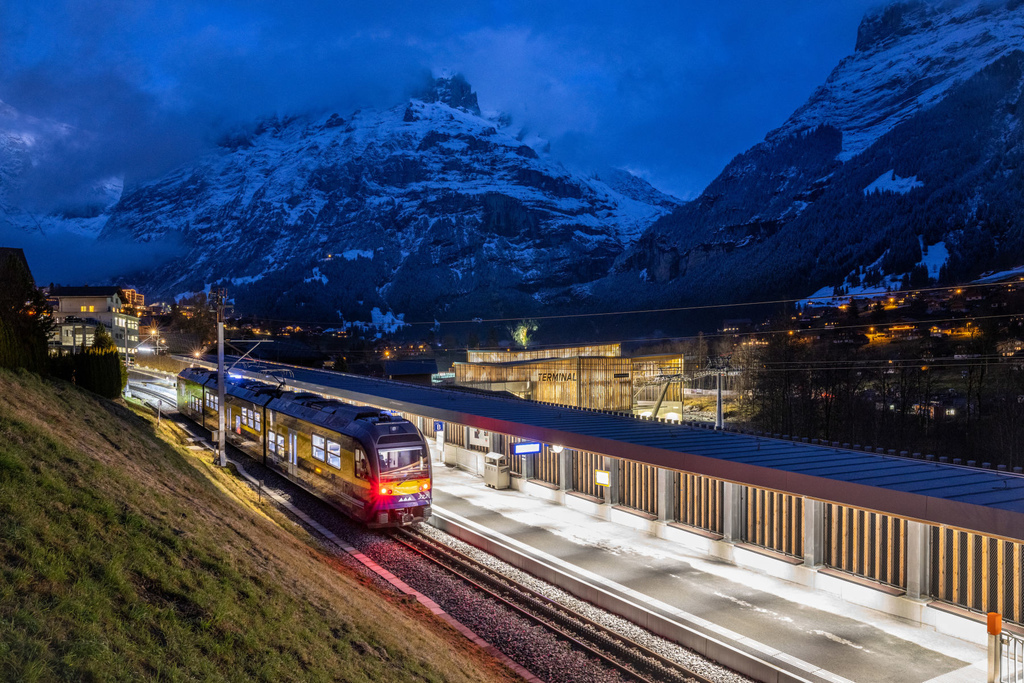 5 Grindelwald-Terminal-Bahnhof-BOB-Abend.jpg 5 Grindelwald-Terminal-Bahnhof-BOB-Abend.jpg