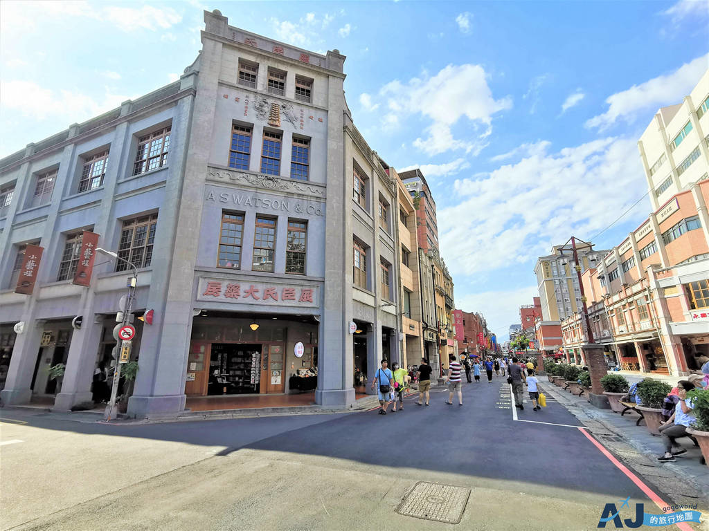 2026台北景點 迪化街、大稻埕半日遊：文青咖啡館、中藥行、南北雜貨、五金行、OLYMPUS PLAZA與霞海城隍廟 @AJ的旅行地圖