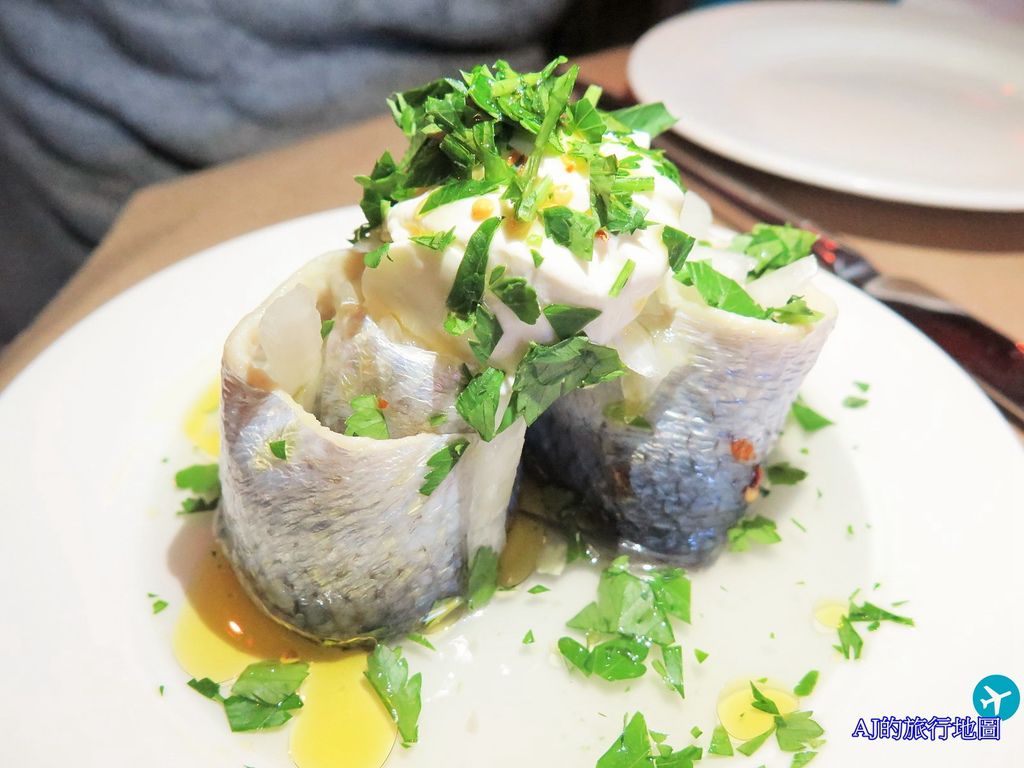 已歇業 紐約美食 The Spotted Pig 鯡魚捲、羊乳乾酪牛肉漢堡 米其林推薦1星餐廳 近慾望城市凱莉的家 @AJ的旅行地圖
