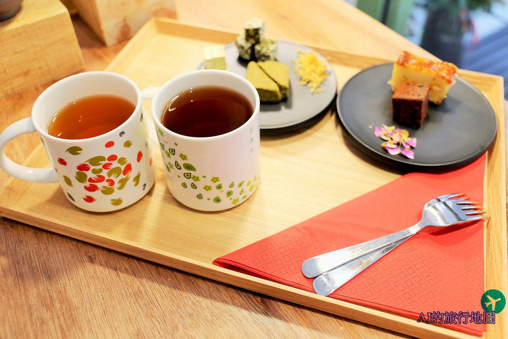 已歇業 鶯歌老街茶飲咖啡館～不二堂 Ateliea Tea 台灣好茶VS深夜裡的法國手工甜點、港澳遊客最愛伴手禮 免費WiFi、插座 @AJ的旅行地圖